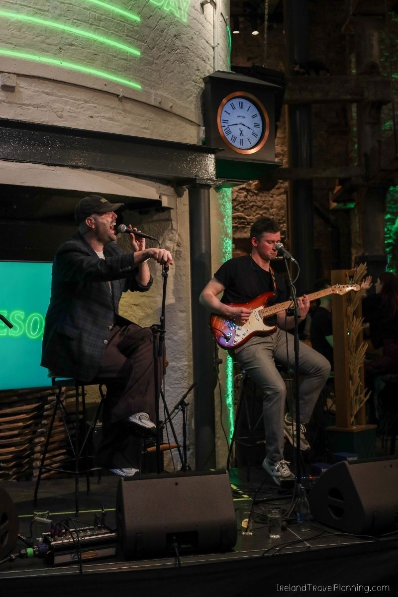 Musicians performing at a free Dublin venue, part of free things to do in Dublin.