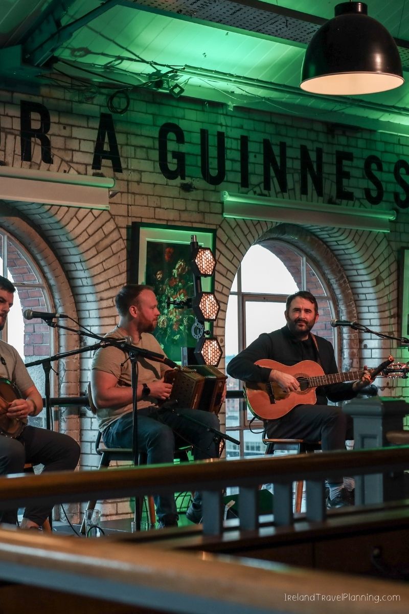 Musicians playing traditional Irish music at the Guinness Storehouse, Dublin.