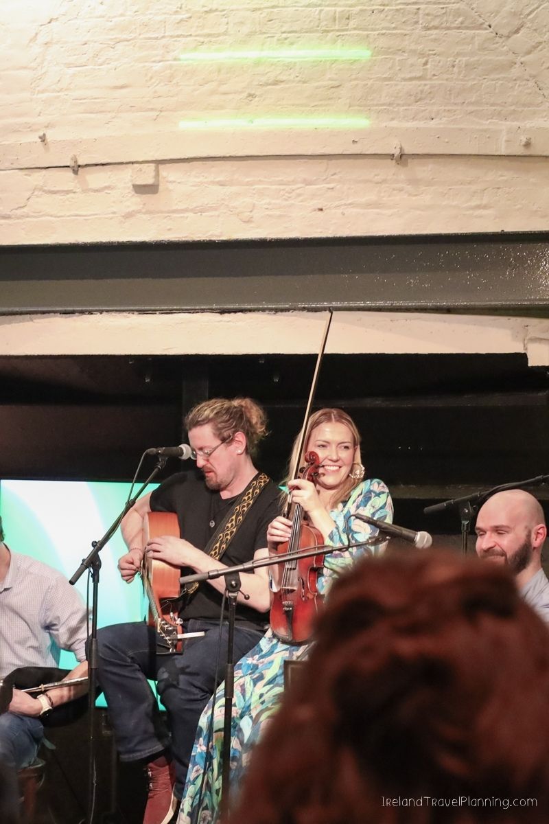 Musicians playing traditional Irish music, a helpful Ireland travel tip