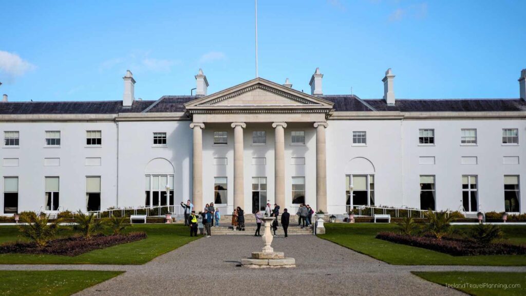 รras an Uachtarรกin, official residence of the President of Ireland, a free thing to do in Dublin.