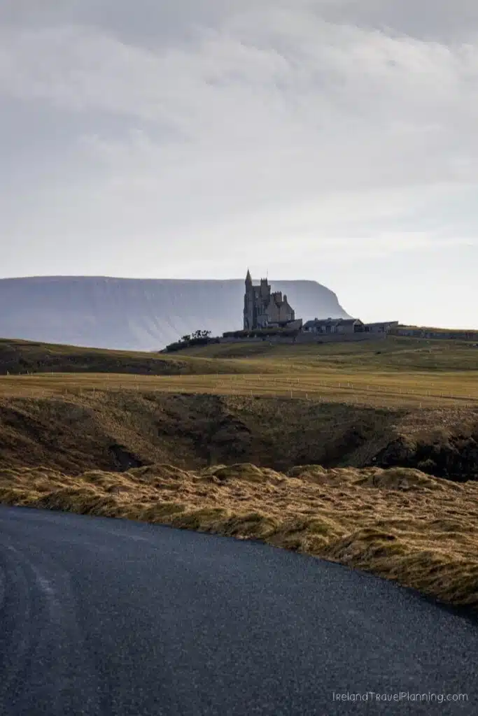 Classiebawn Castle on a cliff overlooking the Atlantic Ocean in Ireland